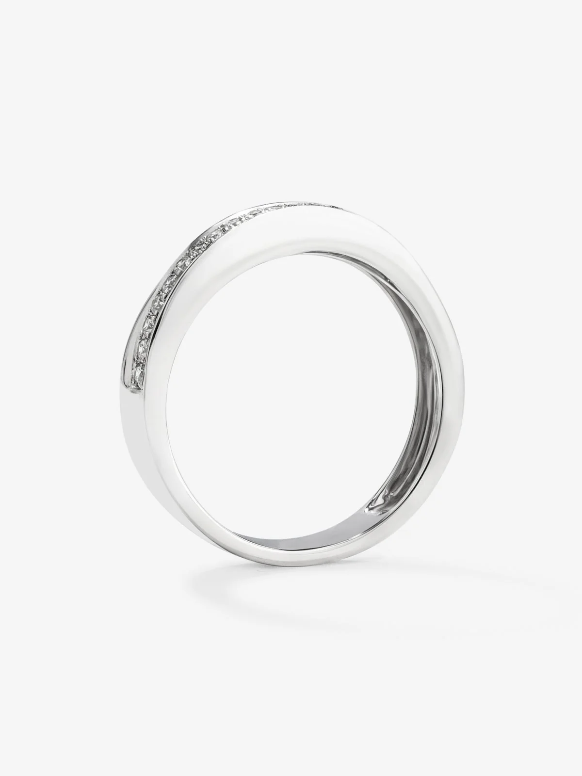 Anillo cruzado de oro blanco de 18K con 23 diamantes en talla brillante con un total de 0,19 cts - Image 4