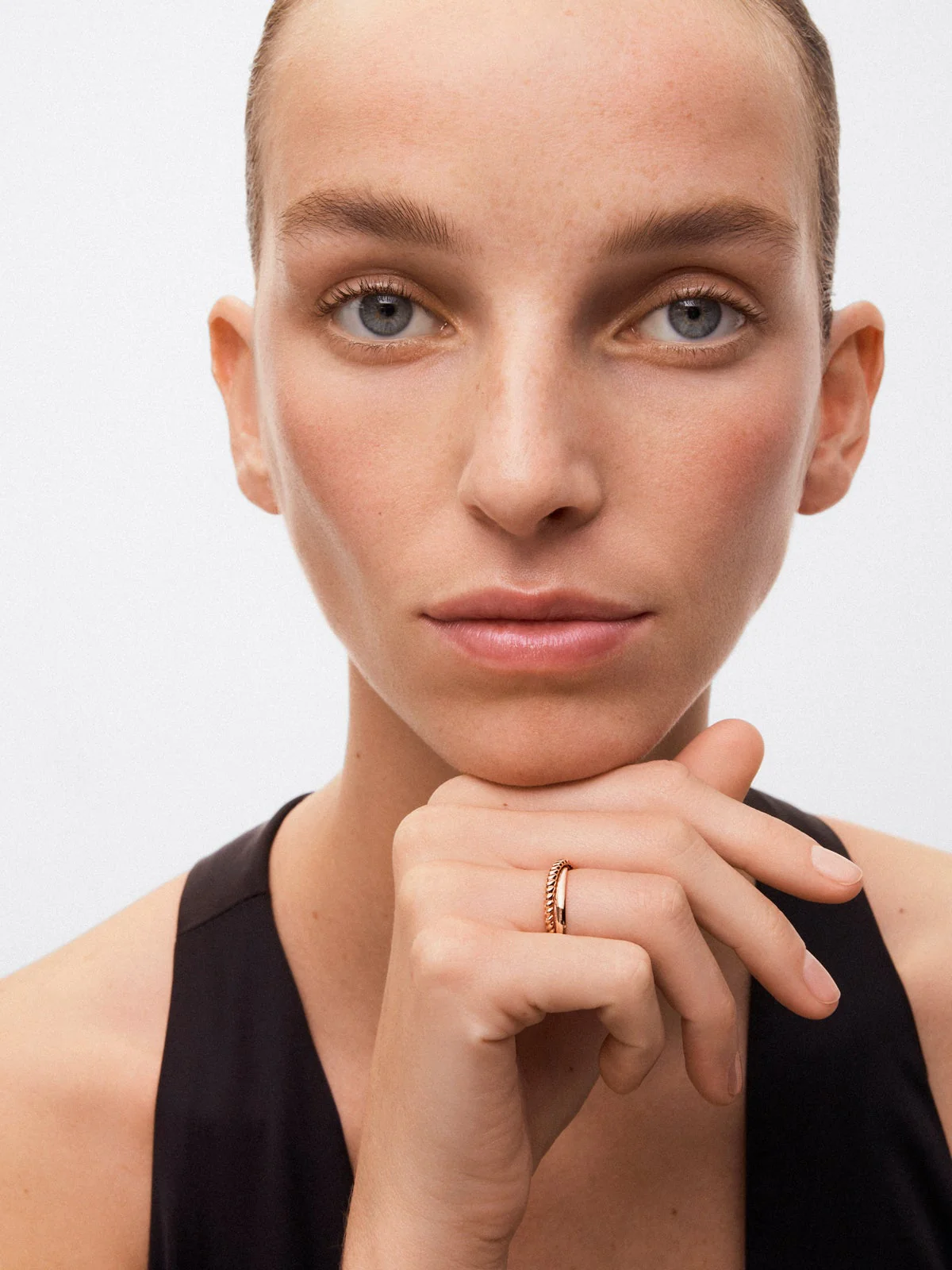 Anillo cruzado de oro rosa de 18K - Image 4