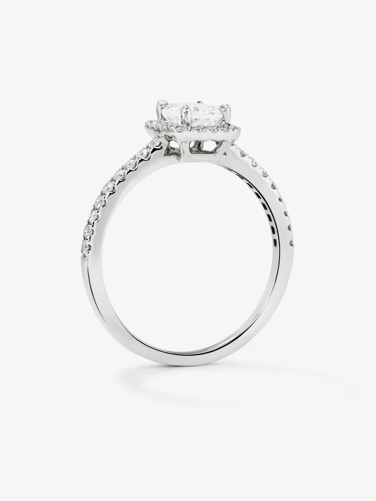 Anillo de oro blanco de 18K con diamante blanco central en talla esmeralda de 0,5 cts y diamantes blancos en talla brillante de 0,35 cts - Image 3