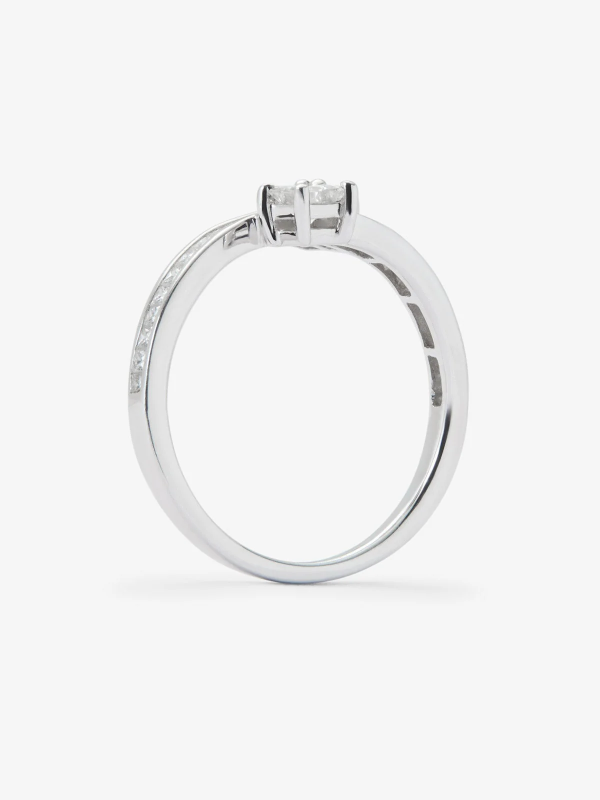 Anillo Tú y Yo de oro blanco de 18K con 24 diamantes en talla princesa con un total de 0,6 cts - Image 3