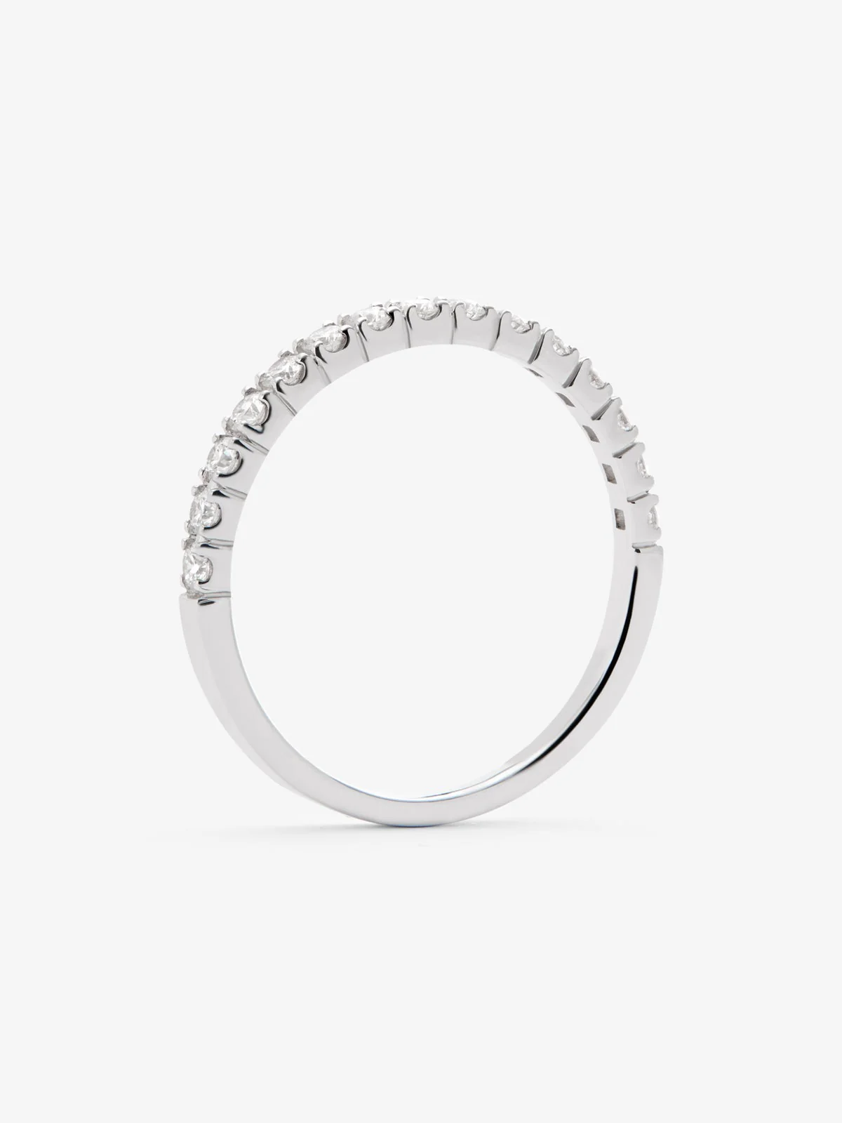 Media alianza de oro blanco de 18K con 13 diamantes en talla brillante con un total de 0,29 cts - Image 5