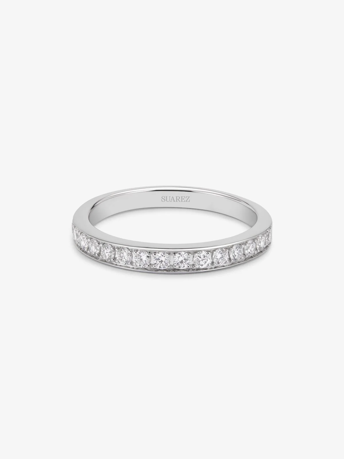 Media alianza de oro blanco de 18k con pavé de diamantes en talla brillante con un total de 0,28 cts - Image 3