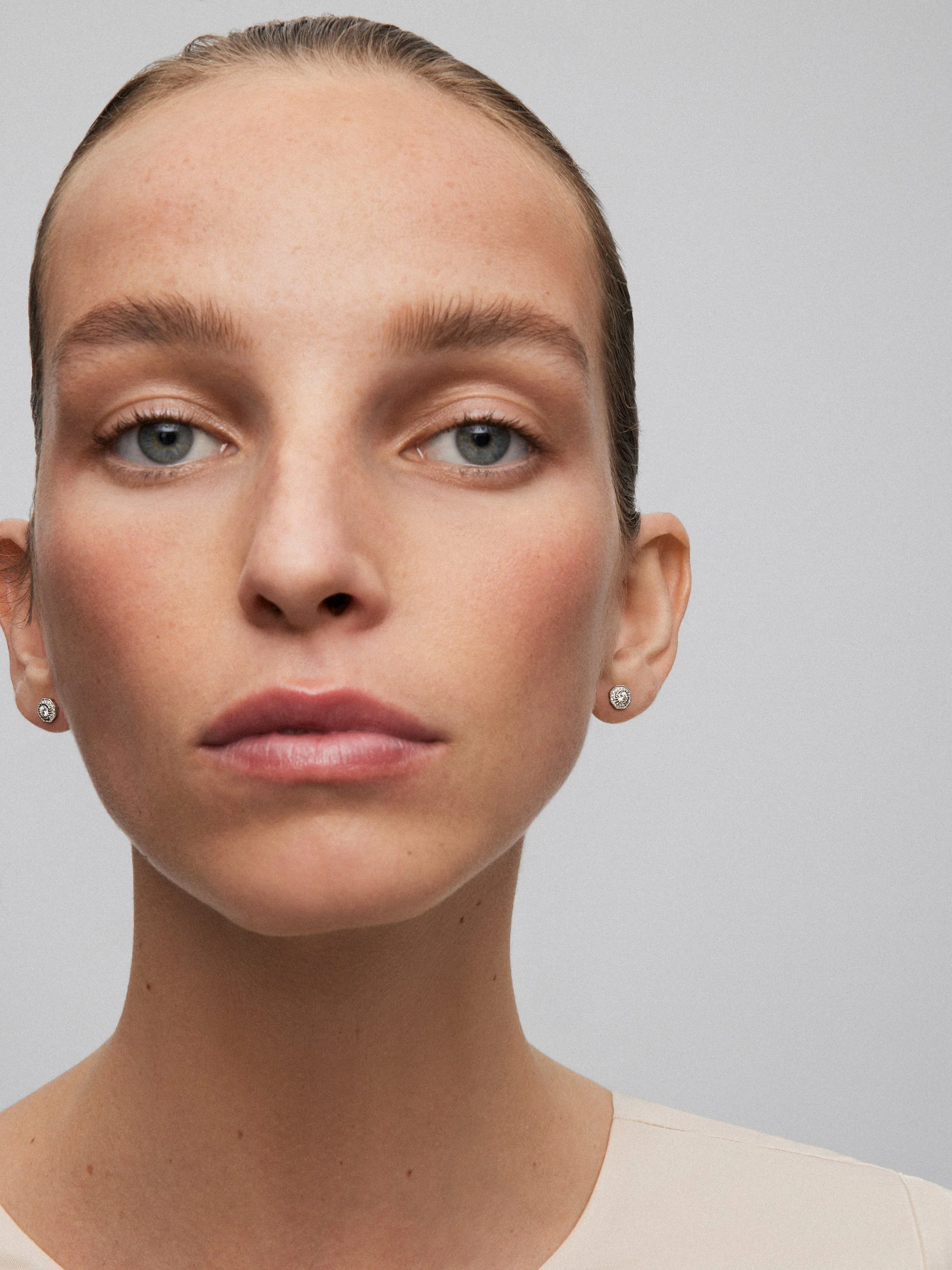 Pendientes de oro blanco de 18K con diamantes blancos en talla brillante de 0,88 cts - Image 4