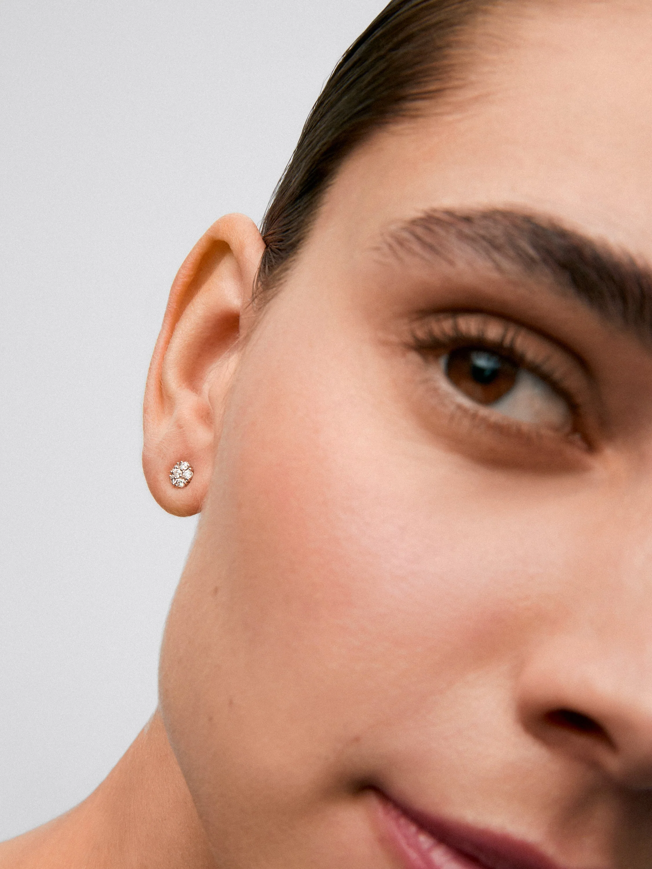 Pendientes de oro blanco de 18kt con diamantes - Image 4