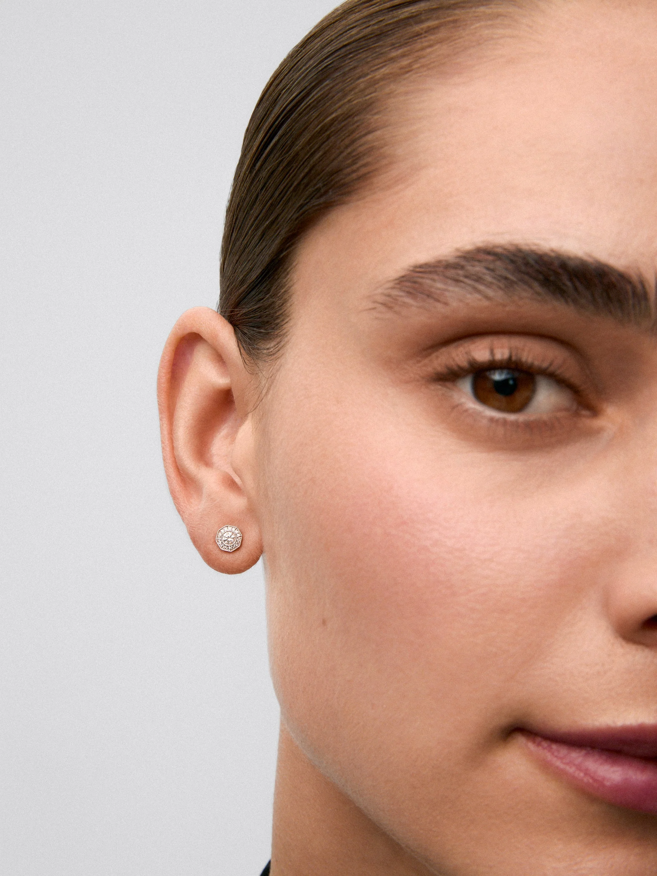 Pendientes desmontables de oro blanco de 18K con diamantes blancos en talla brillante de 0,2 cts - Image 6