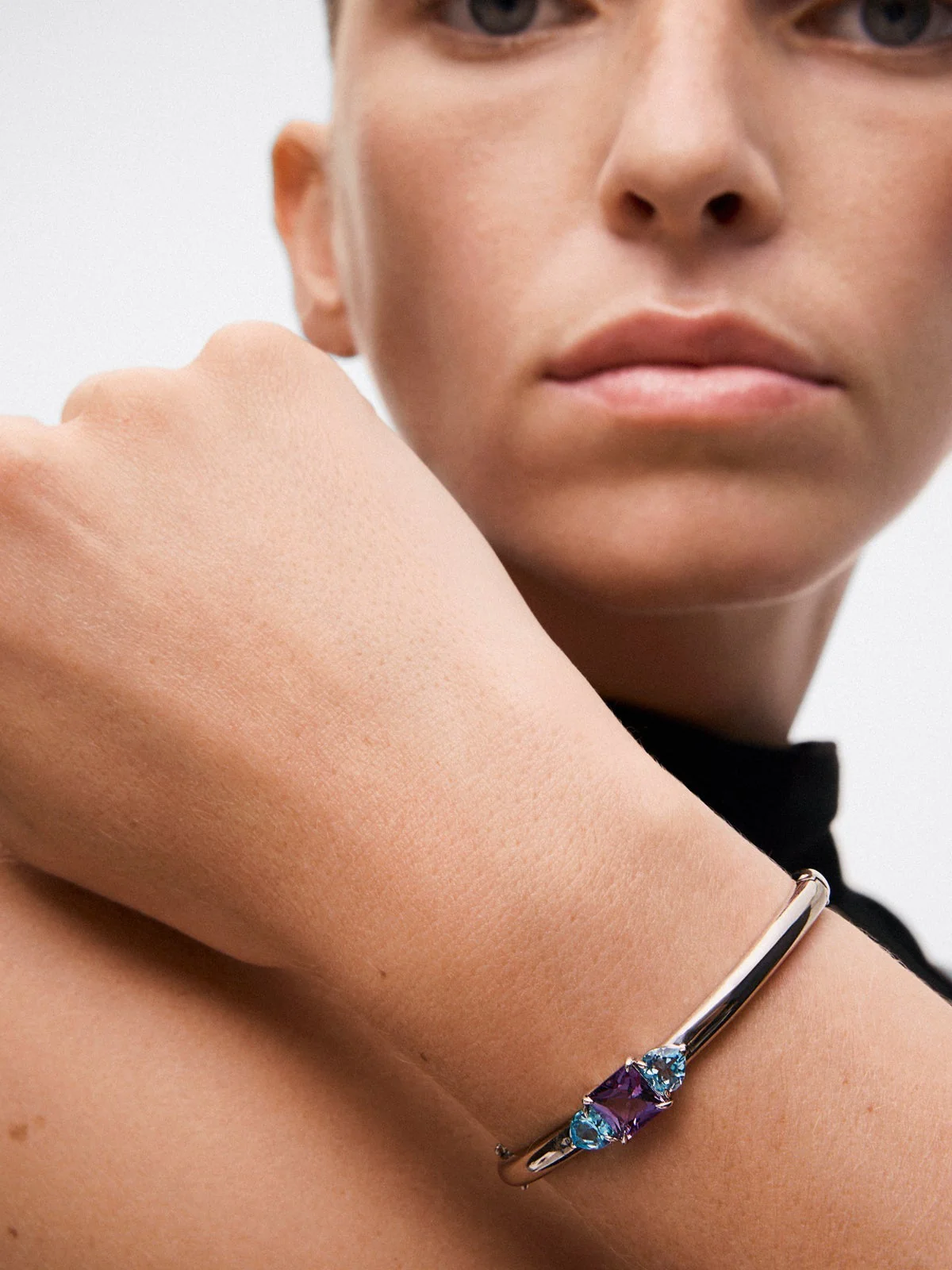 Pulsera rígida de plata 925 con amatista y topacios - Image 4